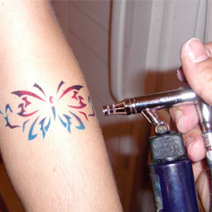 Tatouage au Airbrush